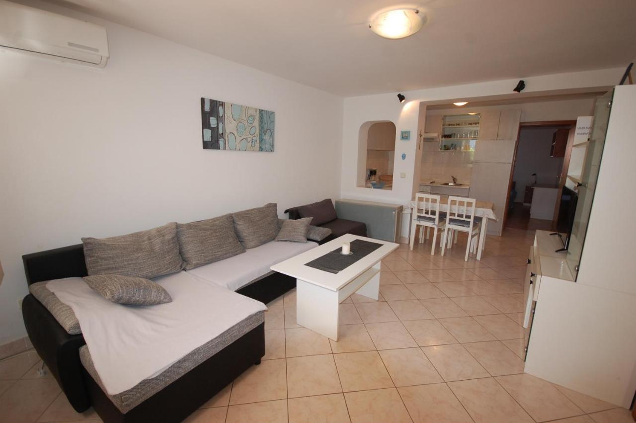 Apartments Daidzic By El-Pi Tours Njivice Kültér fotó