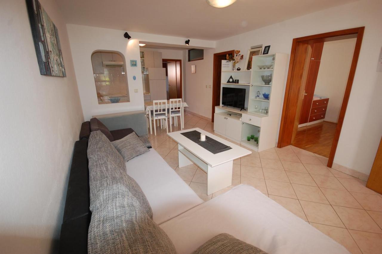 Apartments Daidzic By El-Pi Tours Njivice Kültér fotó